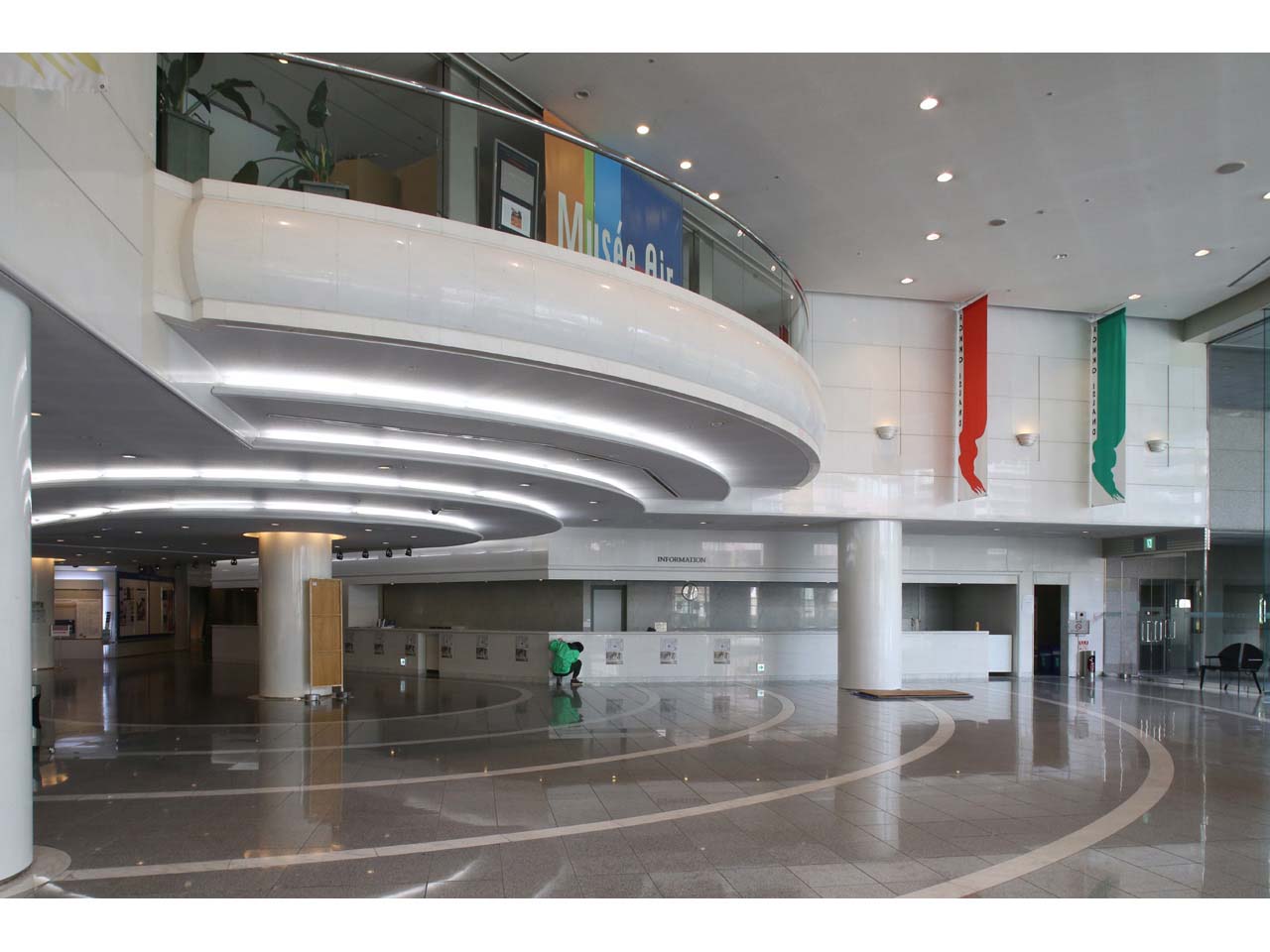 神戸ファッションマート