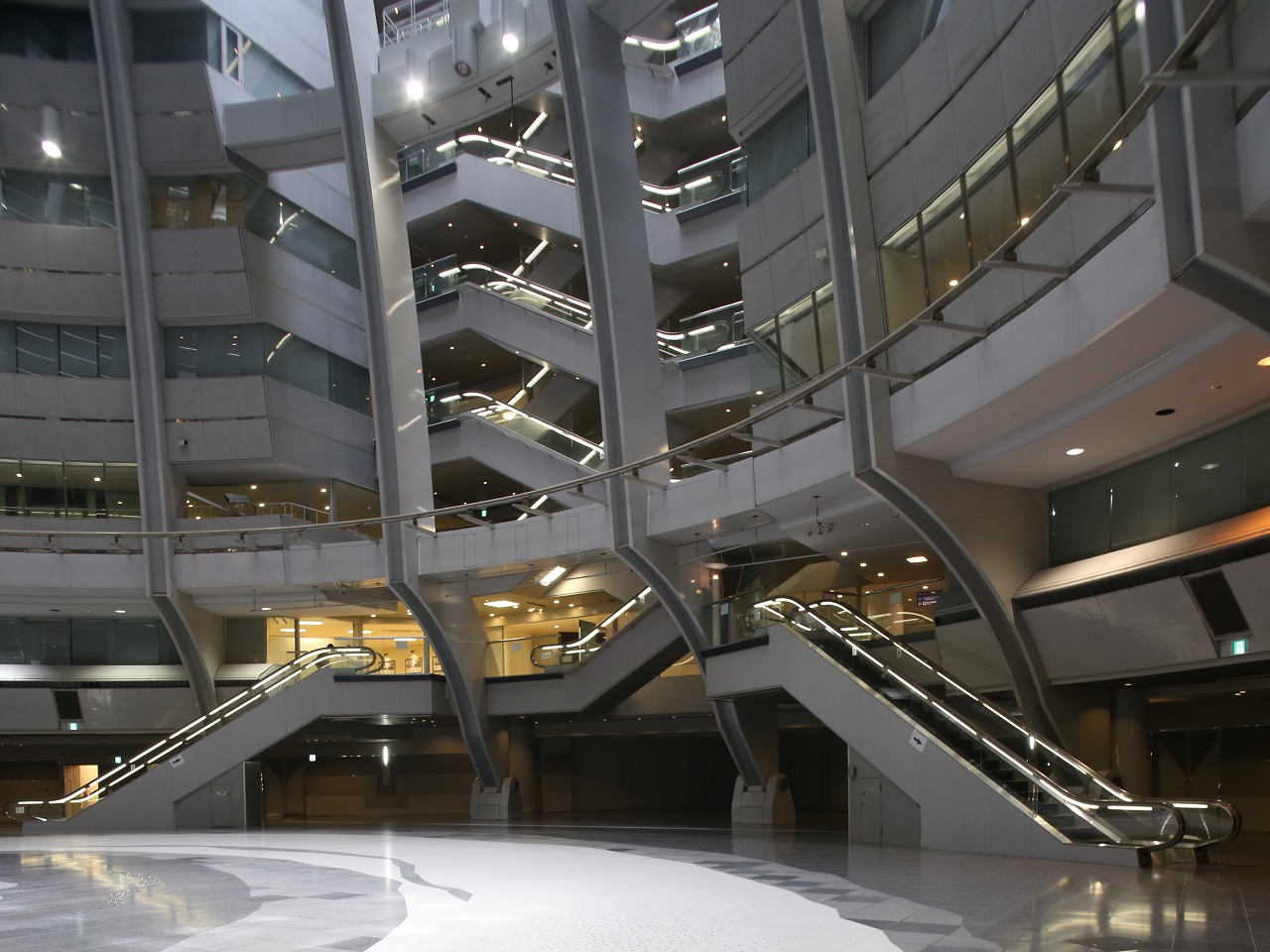 神戸ファッションマート