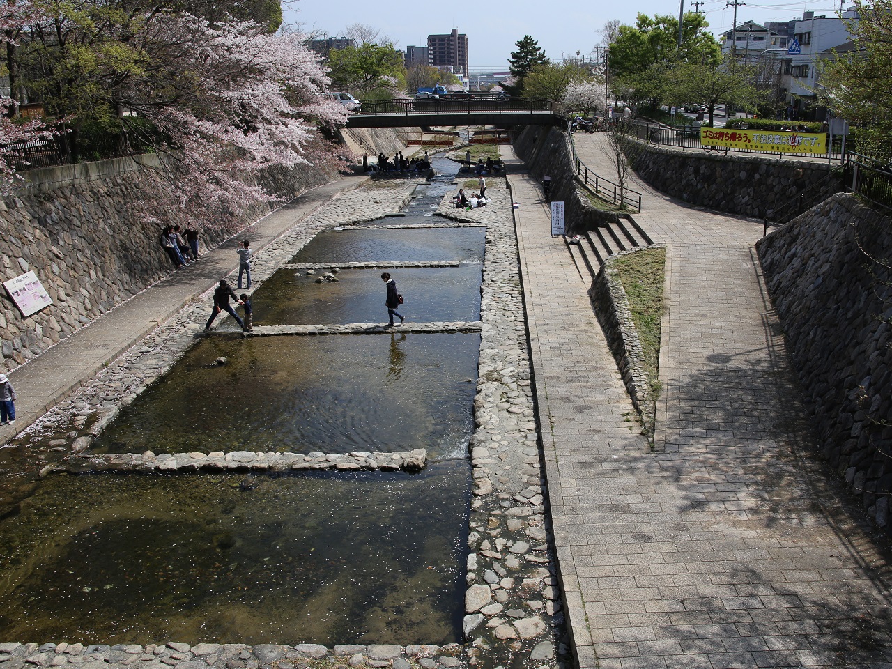 都賀川