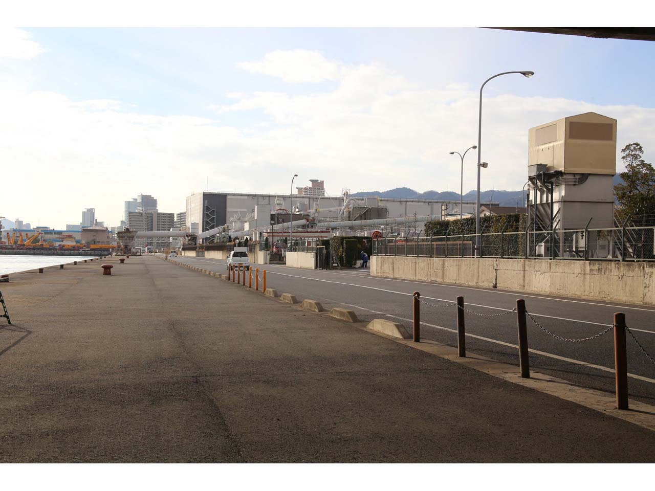 灘浜港湾直線道路