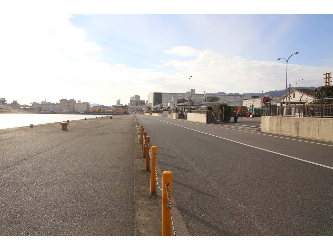 灘浜港湾直線道路