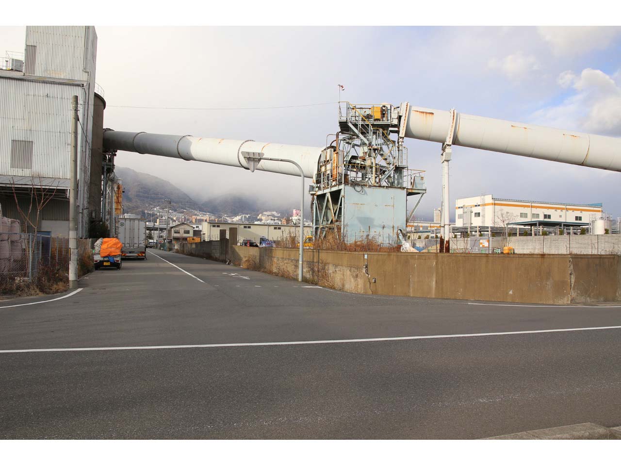 灘浜港湾直線道路