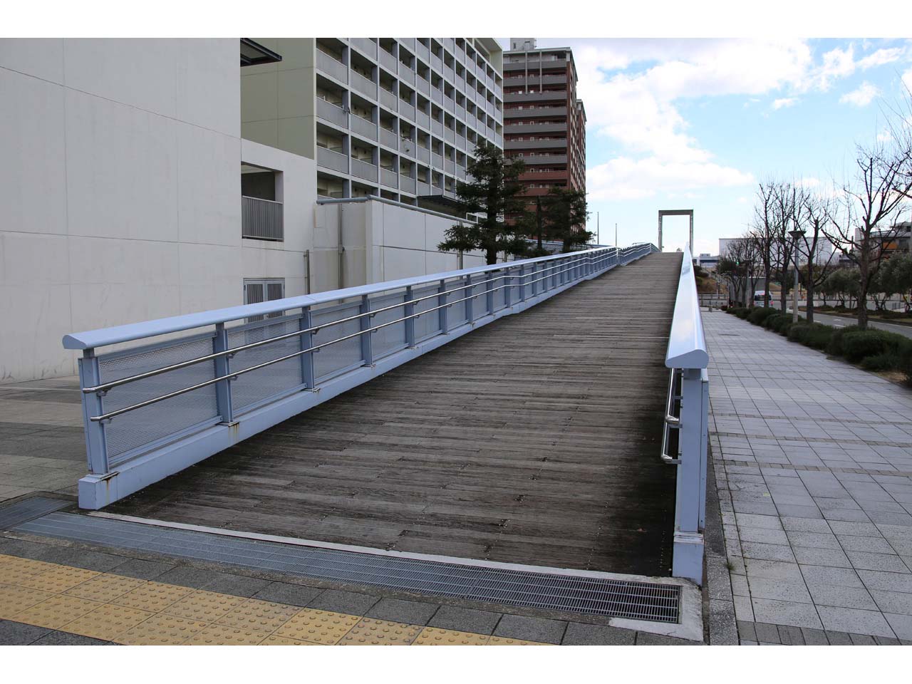 脇浜海岸通歩道橋