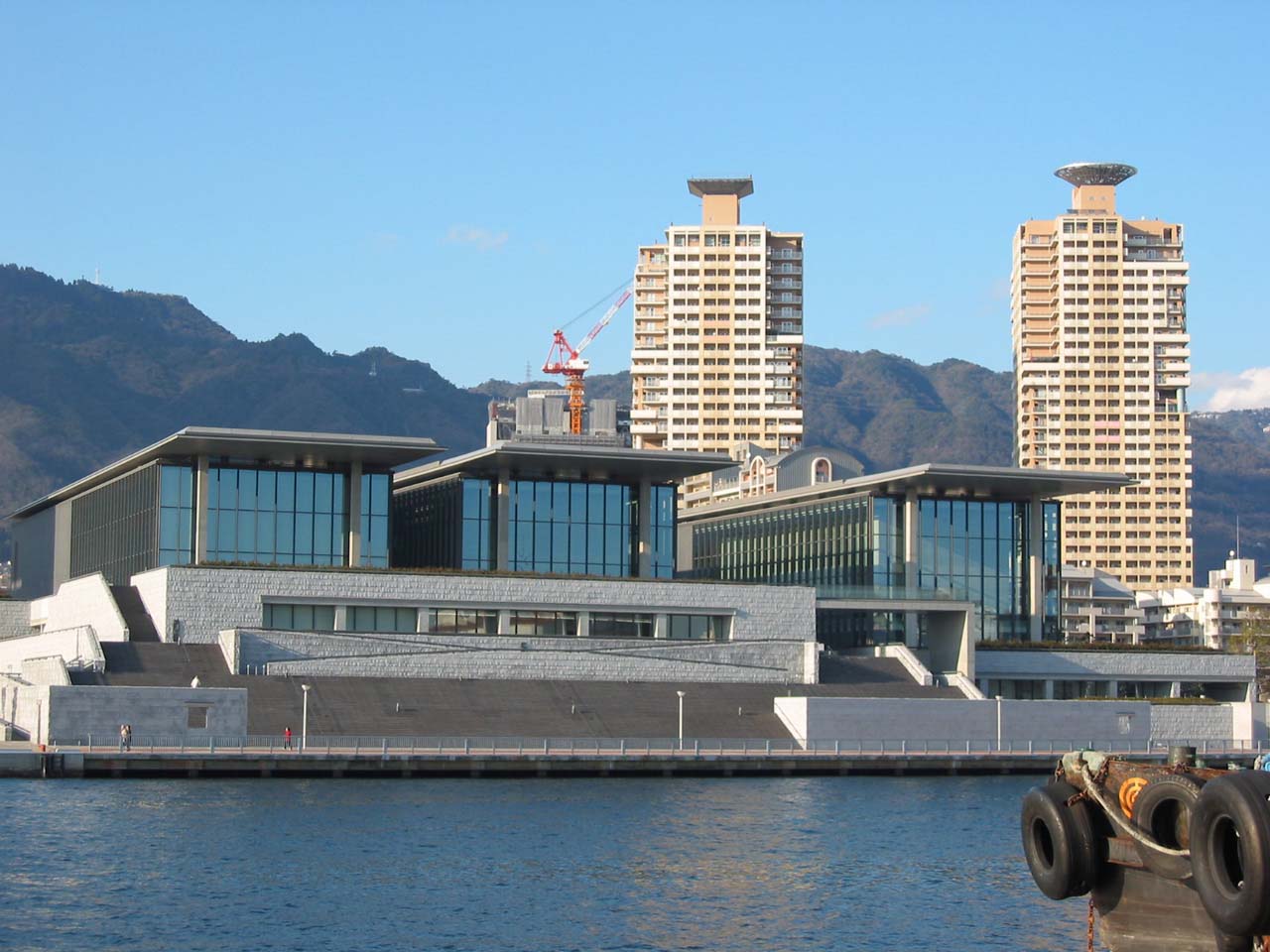 兵庫県立美術館