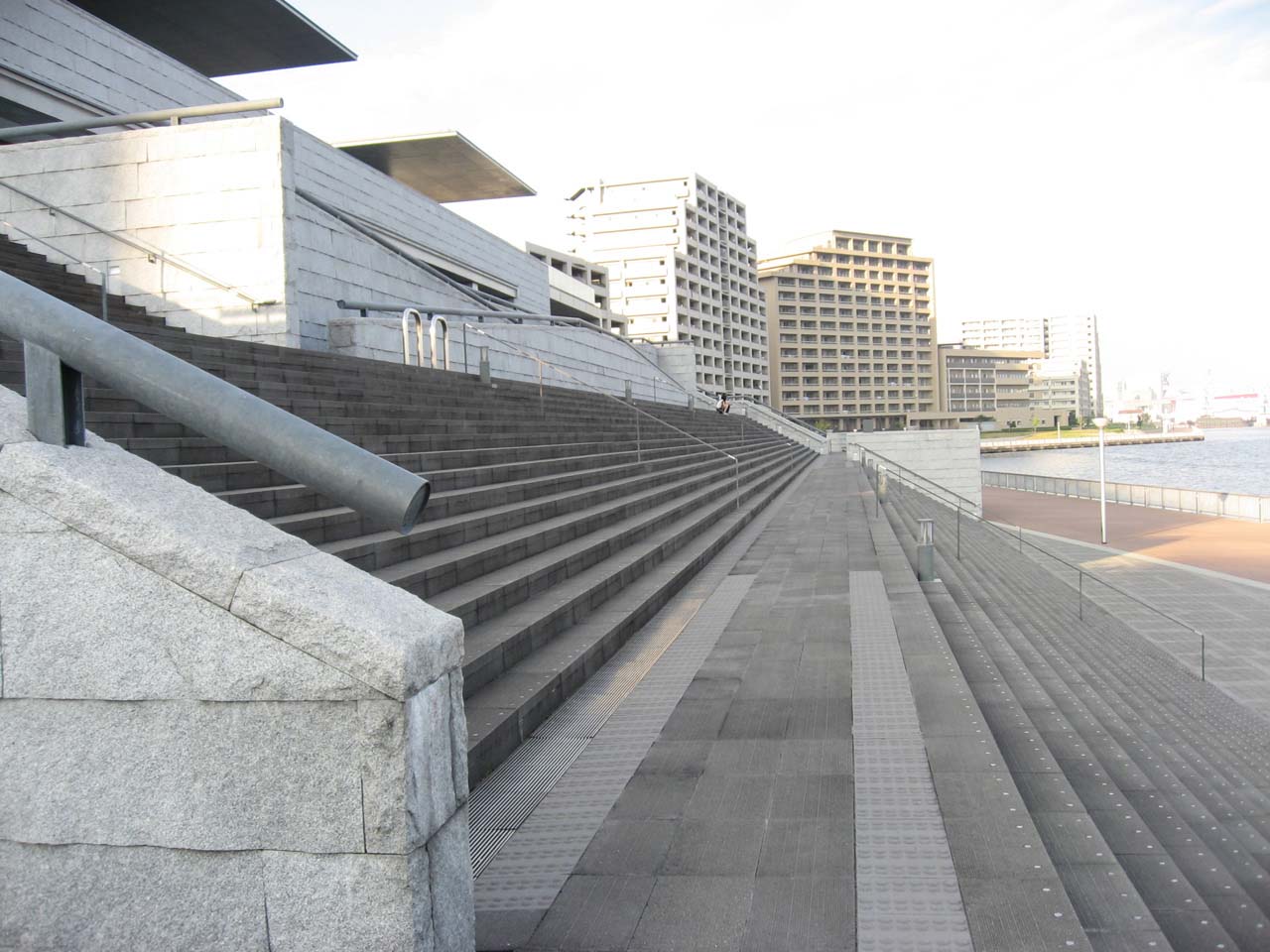 兵庫県立美術館