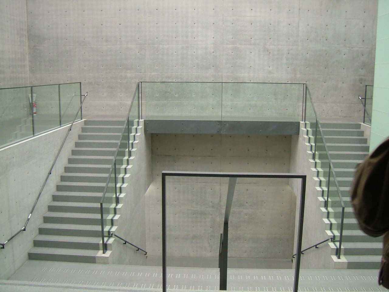 兵庫県立美術館