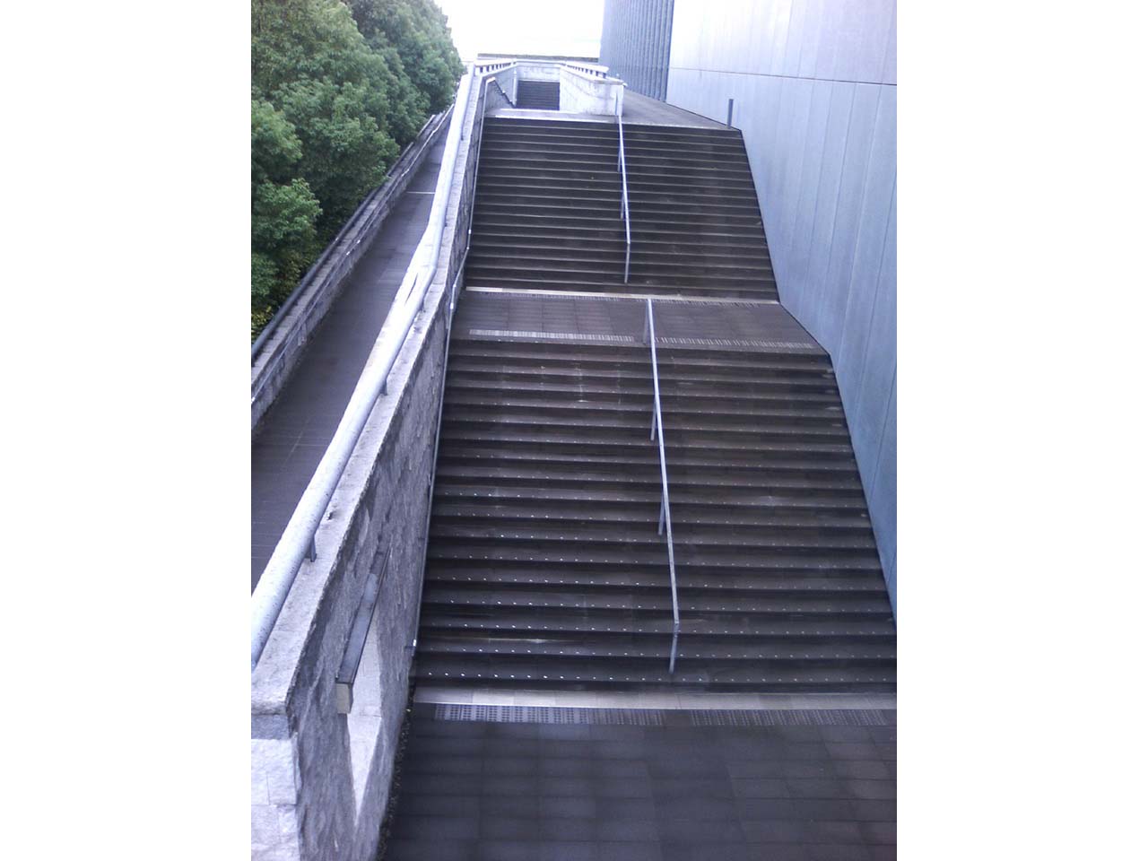 兵庫県立美術館