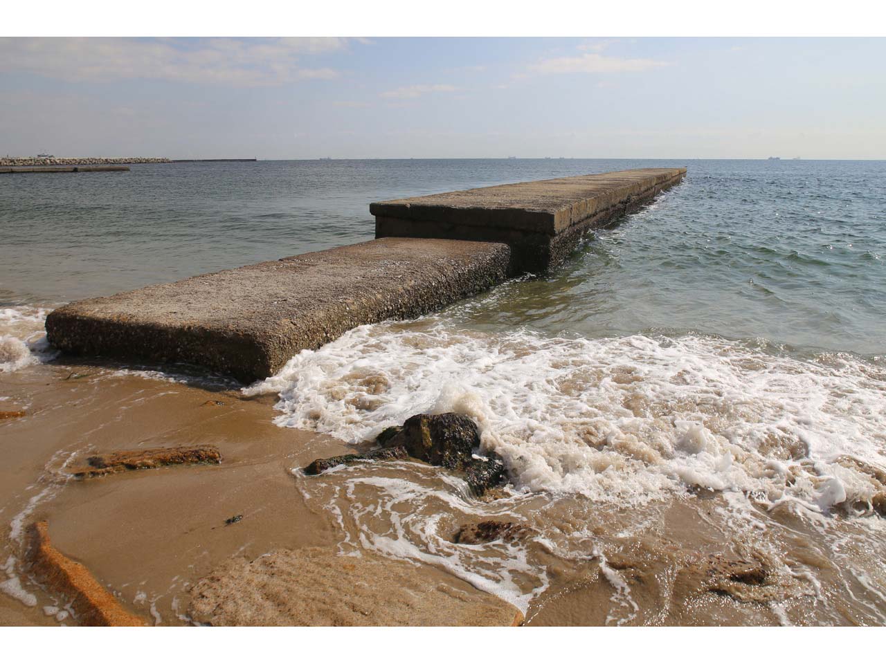 一ノ谷町ベルトコンベア埠頭跡