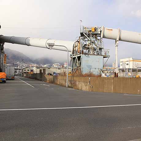 灘浜港湾直線道路