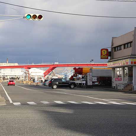 灘浜港湾直線道路