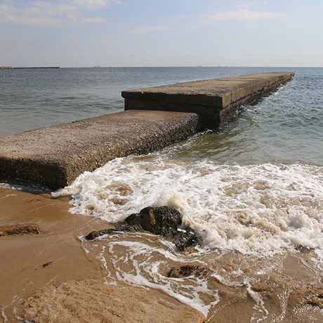 一ノ谷町ベルトコンベア埠頭跡