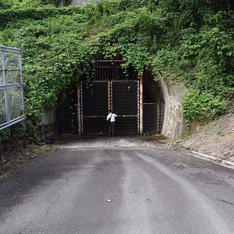 ベルトコンベアトンネル